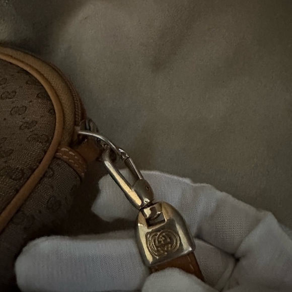 Vintage Gucci Crossbody - Picture 10 of 14